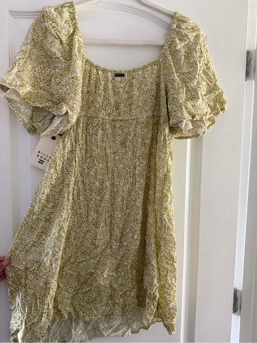 Billabong Light Green Floral Puff Sleeve Mini Dress - Picture 6 of 7